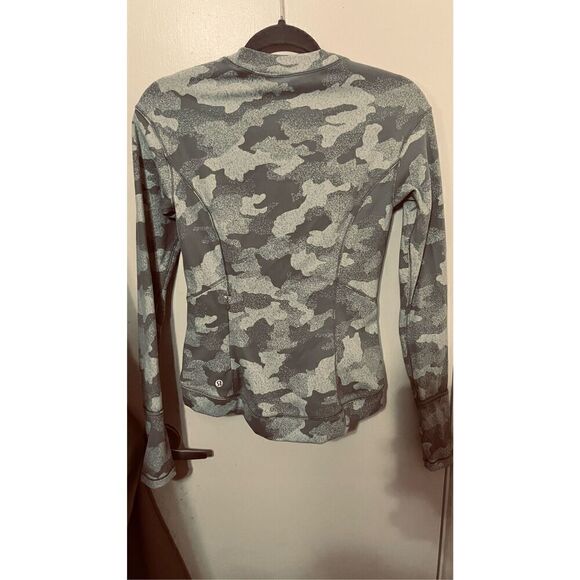 Lululemon Close To Crossing Gray Camouflage Long Sleeve Top Size 4 (B) - Picture 7 of 13